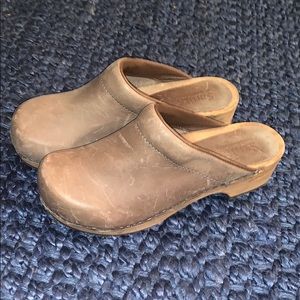 Sanita Clogs size 36 GRAY